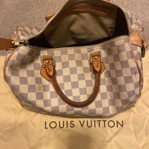 Louis Vuitton damier speedy